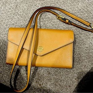 Tory Burch wallet bag
